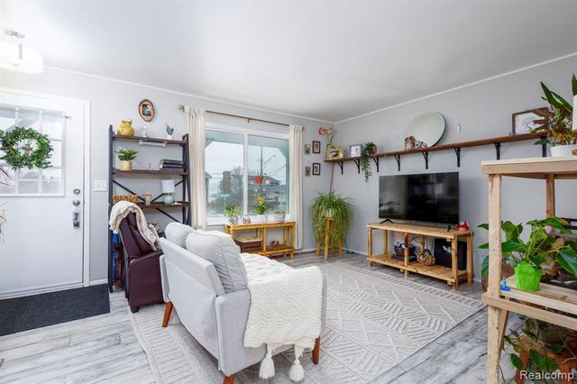 5171 Durnham Drive, Waterford, MI 48327