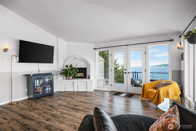 2781 Chambers Point Court, Steilacoom, WA 98388