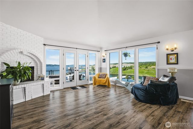 2781 Chambers Point Court, Steilacoom, WA 98388