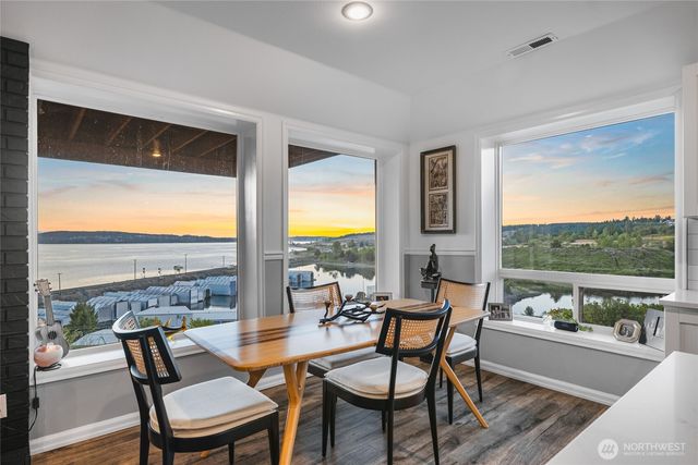 2781 Chambers Point Court, Steilacoom, WA 98388