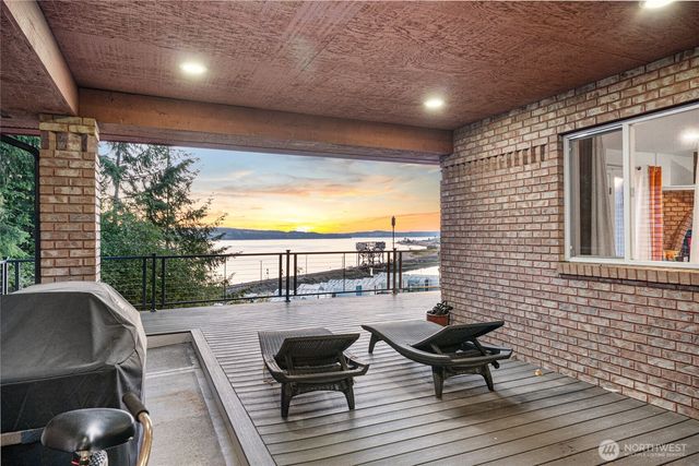 2781 Chambers Point Court, Steilacoom, WA 98388