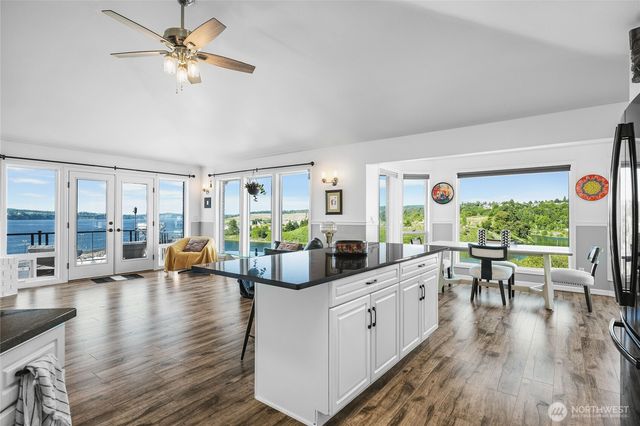 2781 Chambers Point Court, Steilacoom, WA 98388