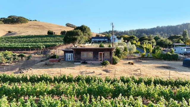 1130 Lawndale Rd, Kenwood, CA 95452