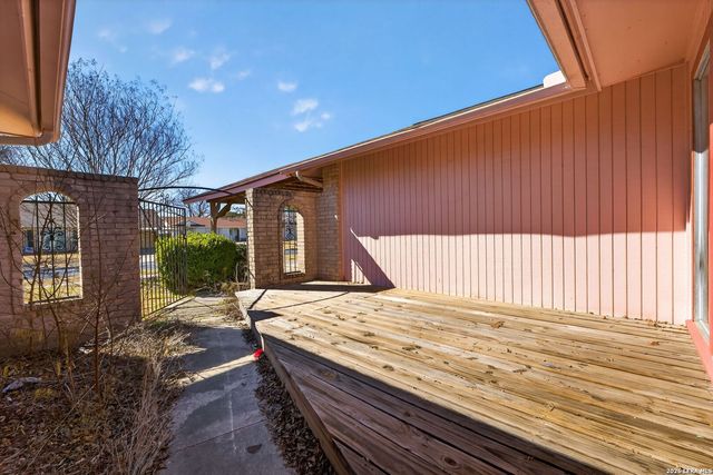 6615 Lake Cliff, San Antonio, TX 78244