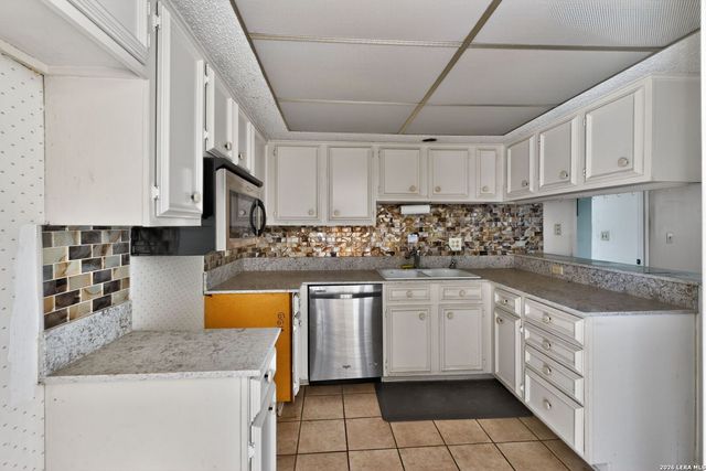 6615 Lake Cliff, San Antonio, TX 78244