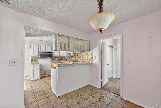 6615 Lake Cliff, San Antonio, TX 78244