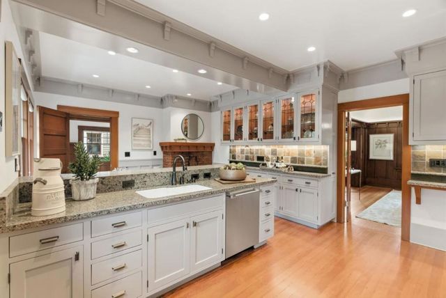 1301 Bryant Street, Palo Alto, CA 94301