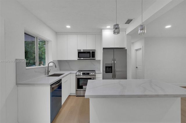 5111 SW 73rd Ter 0, Miami, FL 33143