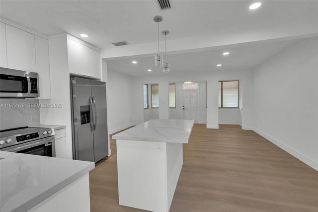 5111 SW 73rd Ter 0, Miami, FL 33143