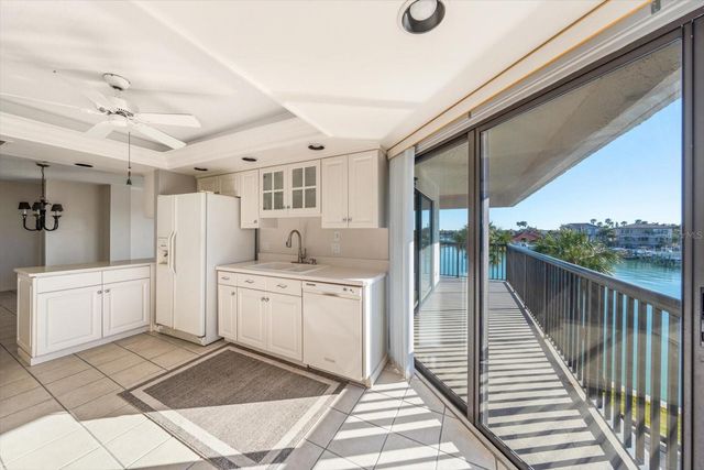 1651 SAND KEY ESTATES COURT 26, Clearwater Beach, FL 33767