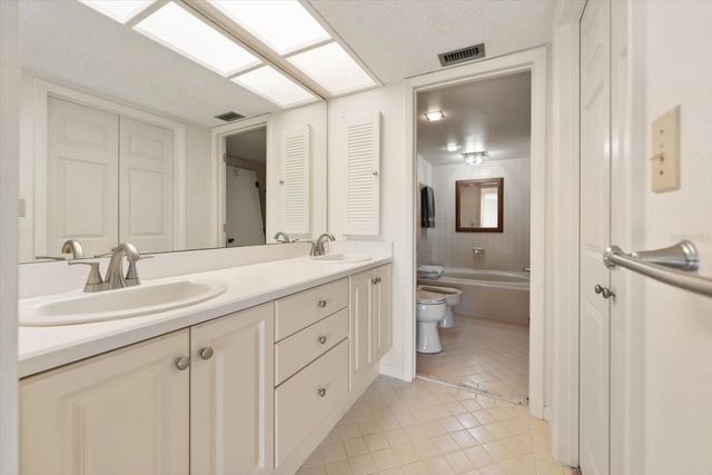 1651 SAND KEY ESTATES COURT 26, Clearwater Beach, FL 33767