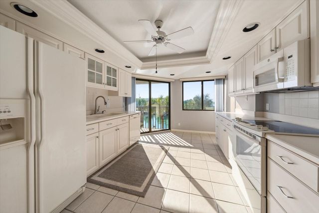 1651 SAND KEY ESTATES COURT 26, Clearwater Beach, FL 33767