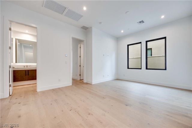58 Bellissima Lago Court, Henderson, NV 89011