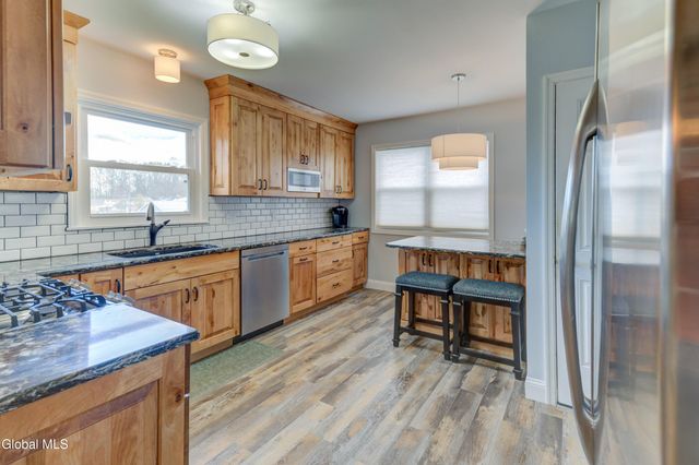 32 Wedgewood Avenue, Rotterdam, NY 12303