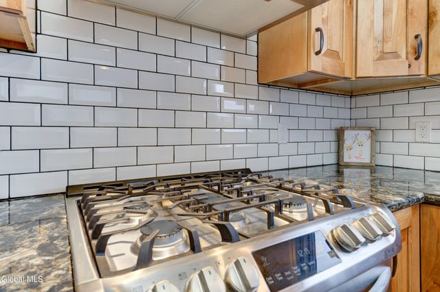 32 Wedgewood Avenue, Rotterdam, NY 12303