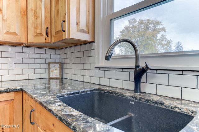 32 Wedgewood Avenue, Rotterdam, NY 12303