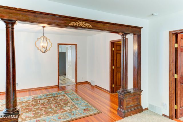 32 Wedgewood Avenue, Rotterdam, NY 12303