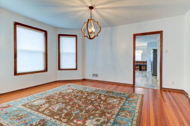 32 Wedgewood Avenue, Rotterdam, NY 12303