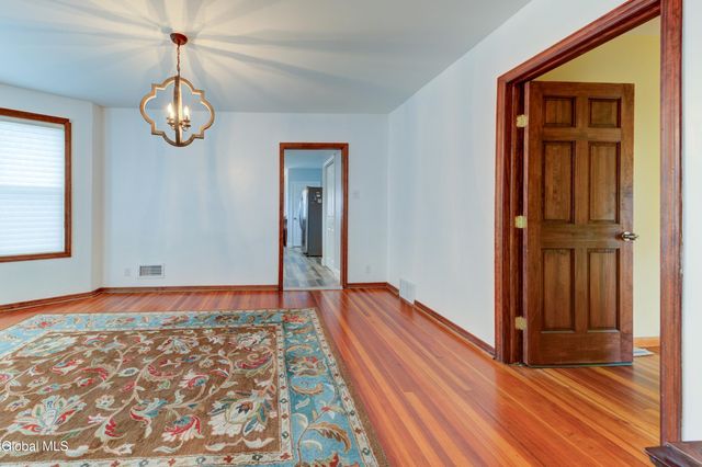 32 Wedgewood Avenue, Rotterdam, NY 12303