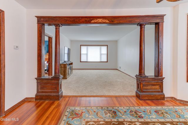 32 Wedgewood Avenue, Rotterdam, NY 12303