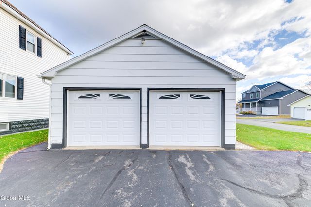 32 Wedgewood Avenue, Rotterdam, NY 12303