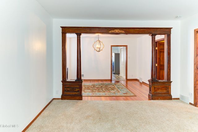 32 Wedgewood Avenue, Rotterdam, NY 12303