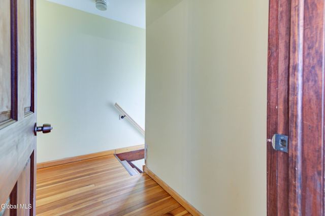 32 Wedgewood Avenue, Rotterdam, NY 12303