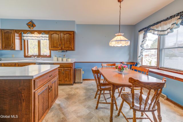 32 Wedgewood Avenue, Rotterdam, NY 12303