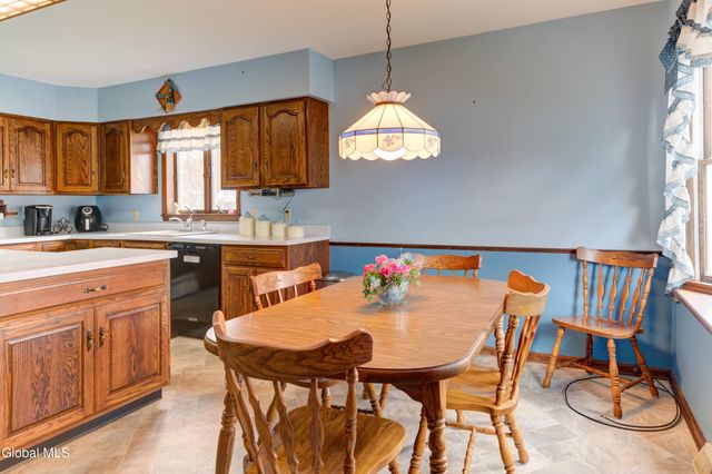 32 Wedgewood Avenue, Rotterdam, NY 12303