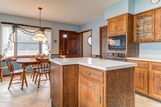 32 Wedgewood Avenue, Rotterdam, NY 12303