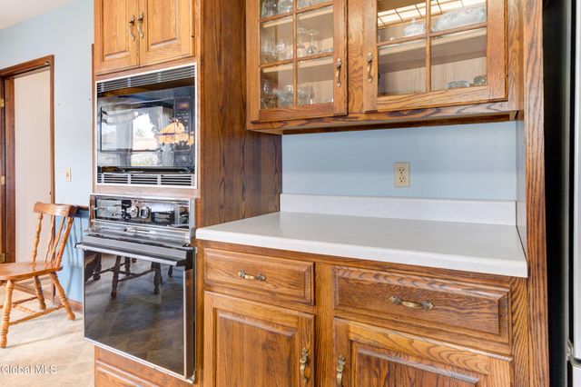 32 Wedgewood Avenue, Rotterdam, NY 12303