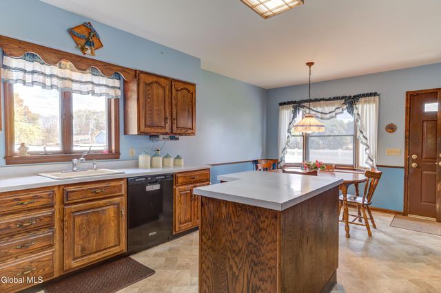 32 Wedgewood Avenue, Rotterdam, NY 12303