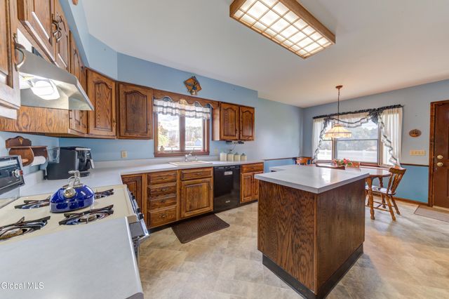 32 Wedgewood Avenue, Rotterdam, NY 12303