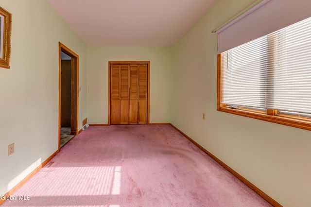 32 Wedgewood Avenue, Rotterdam, NY 12303