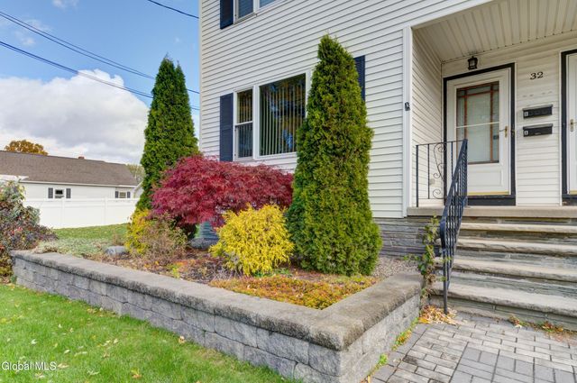 32 Wedgewood Avenue, Rotterdam, NY 12303