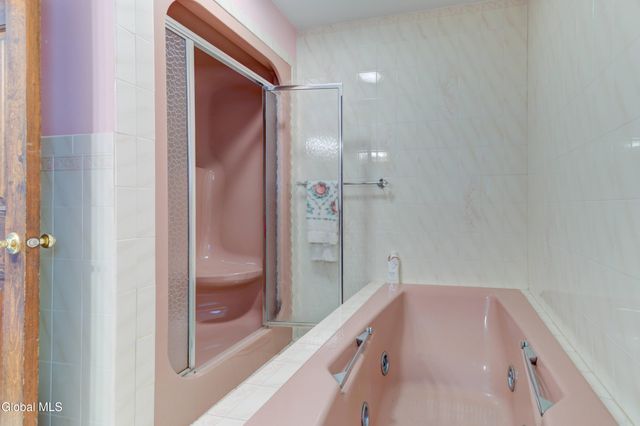 32 Wedgewood Avenue, Rotterdam, NY 12303