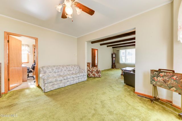 32 Wedgewood Avenue, Rotterdam, NY 12303