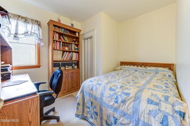 32 Wedgewood Avenue, Rotterdam, NY 12303