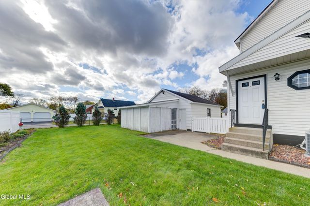 32 Wedgewood Avenue, Rotterdam, NY 12303