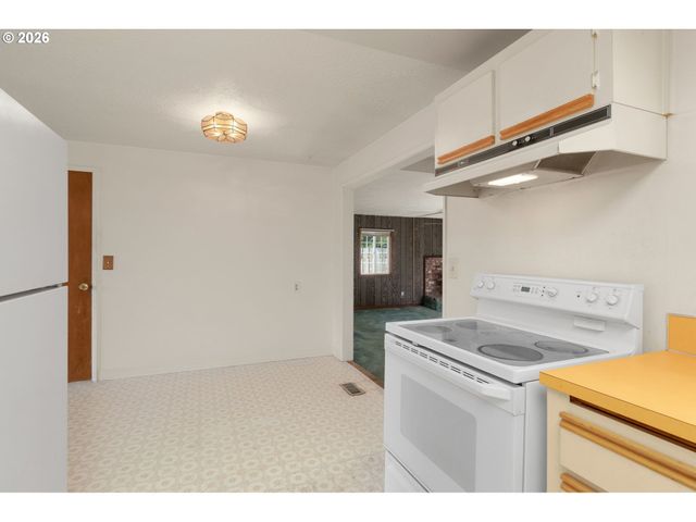 3805 Se 180TH Pl, Portland, OR 97236