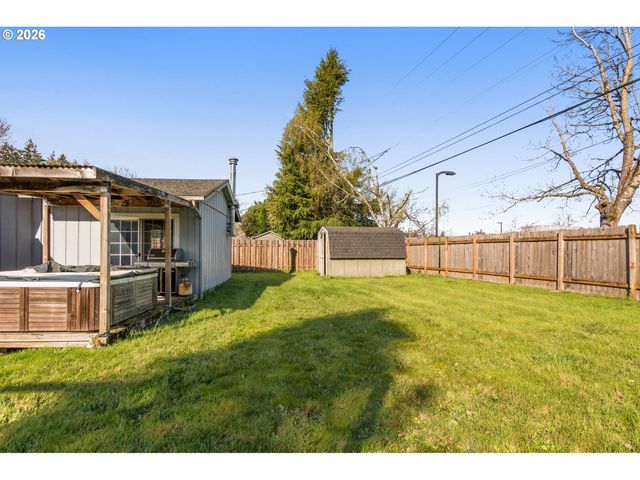 3805 Se 180TH Pl, Portland, OR 97236