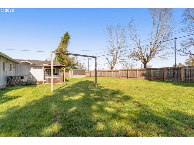3805 Se 180TH Pl, Portland, OR 97236