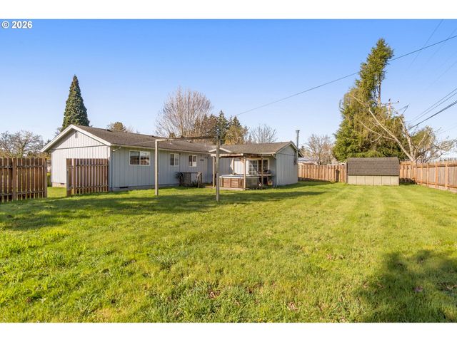 3805 Se 180TH Pl, Portland, OR 97236