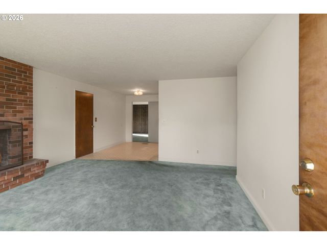 3805 Se 180TH Pl, Portland, OR 97236