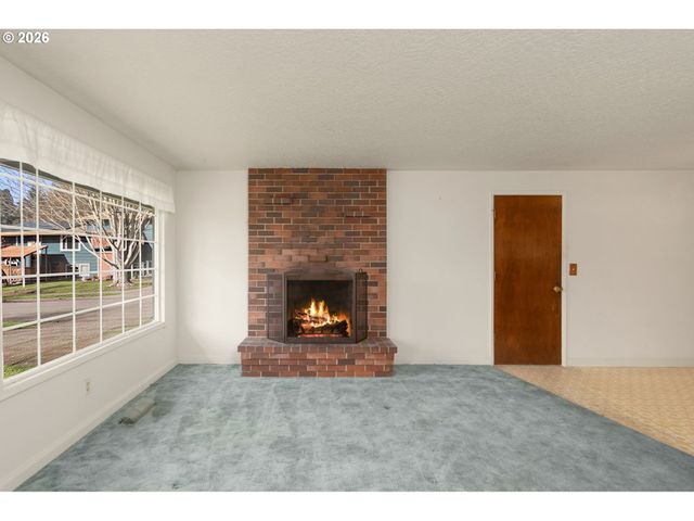 3805 Se 180TH Pl, Portland, OR 97236