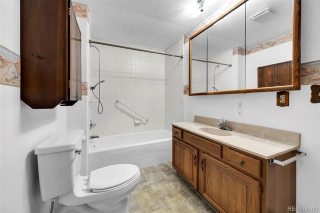 355 E Woodward Avenue, Keenesburg, CO 80643