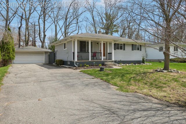 2385 Keith Road, West Bloomfield Charter Township, MI 48324