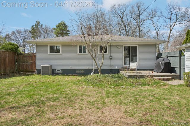 2385 Keith Road, West Bloomfield Charter Township, MI 48324