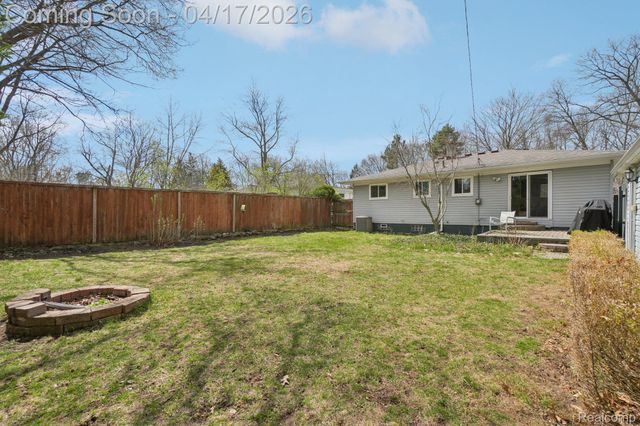 2385 Keith Road, West Bloomfield Charter Township, MI 48324