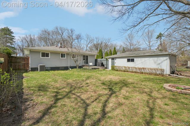 2385 Keith Road, West Bloomfield Charter Township, MI 48324